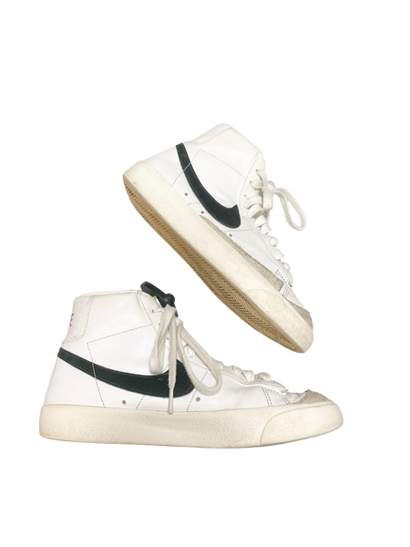 Nike Casual Shoes Womens 8 M0239