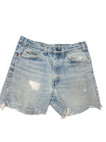 Levi Shorts Size 9/10 *