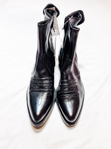 Boots Womens 8 * - Plato's Closet Morgantown, WV